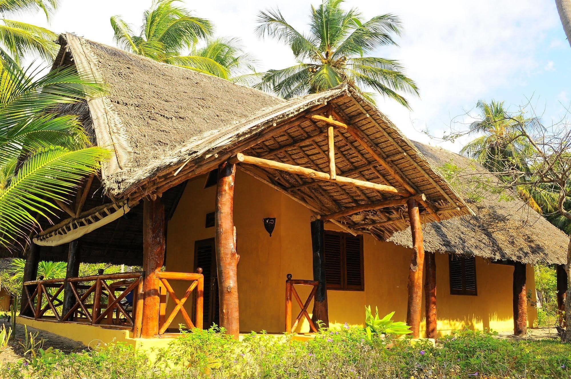 Kinasi Lodge Utende エクステリア 写真