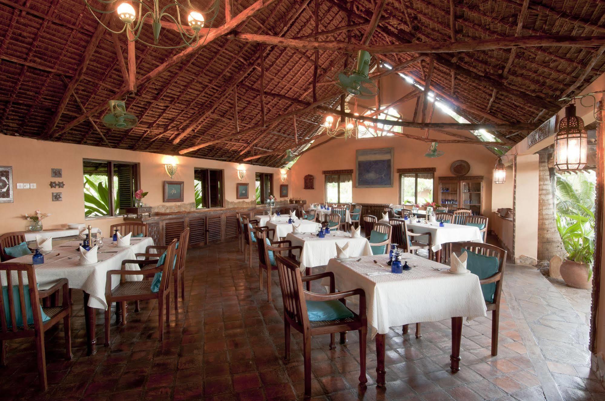 Kinasi Lodge Utende エクステリア 写真