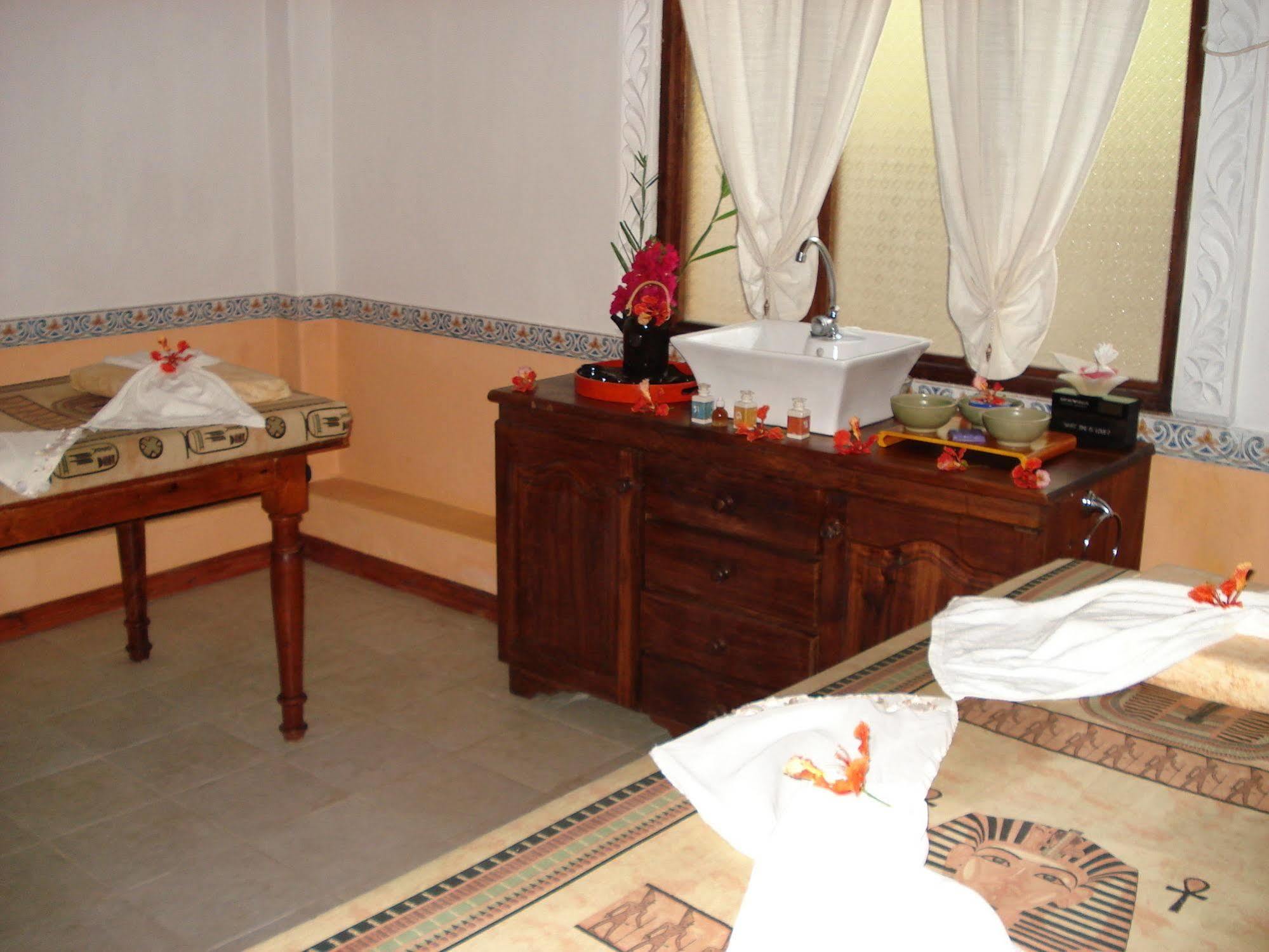 Kinasi Lodge Utende エクステリア 写真