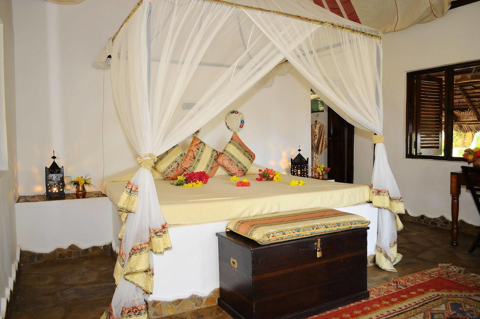 Kinasi Lodge Utende エクステリア 写真